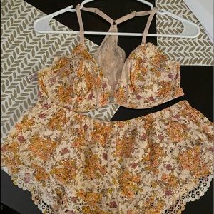 NWOT Victoria Secret 36D bra and short